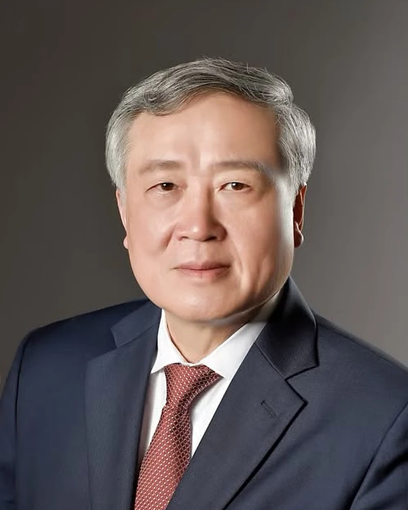Portrait of Alexander Morgan, Chief Executive Officer